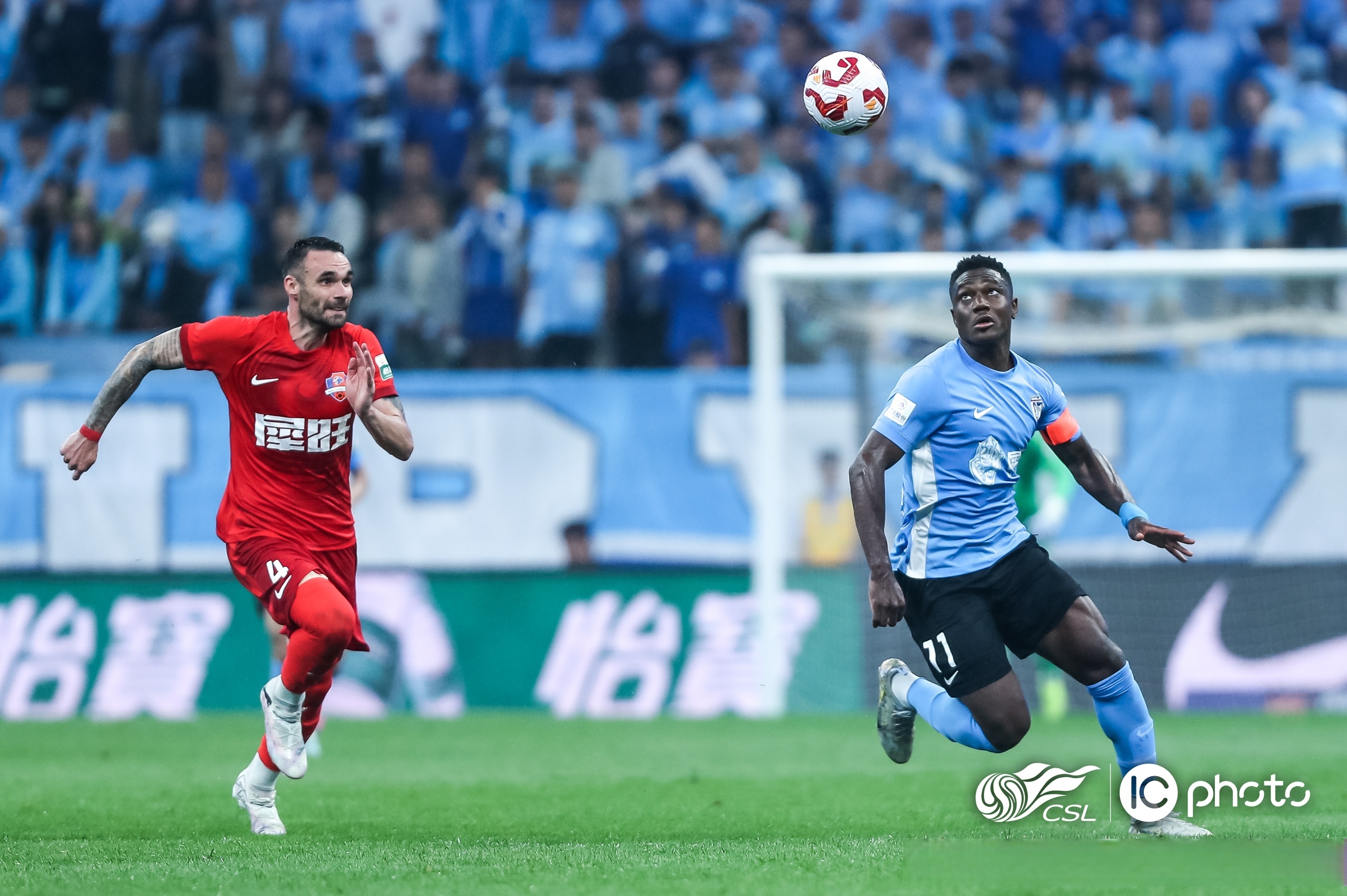 包含梅州客家主场作战，拼劲十足赢得掌声的词条