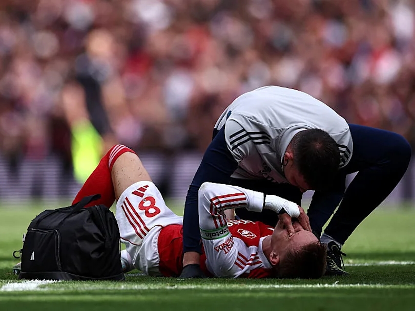 阿森纳再遭打击，主帅或承受更大压力(阿森纳再遭打击,主帅或承受更大压力的球员)